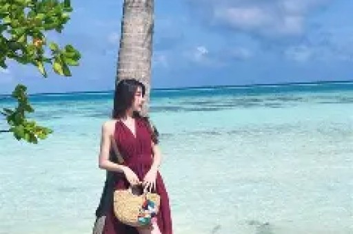 第一批靠“出轨剧情”出海的小游戏日入338万