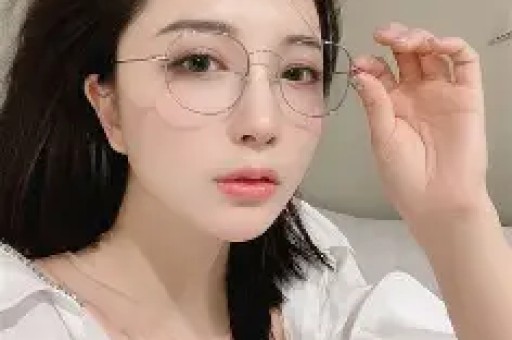 TVB离巢女星晒近况遭无端指责！高情商反击获赞曾出轨遭雪藏